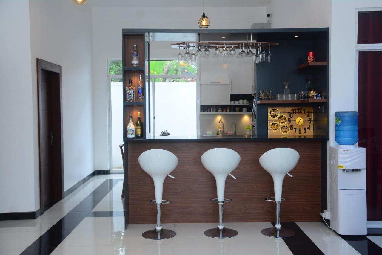 Concey Transit Hotel Airport View Katunayaka Bagian luar foto