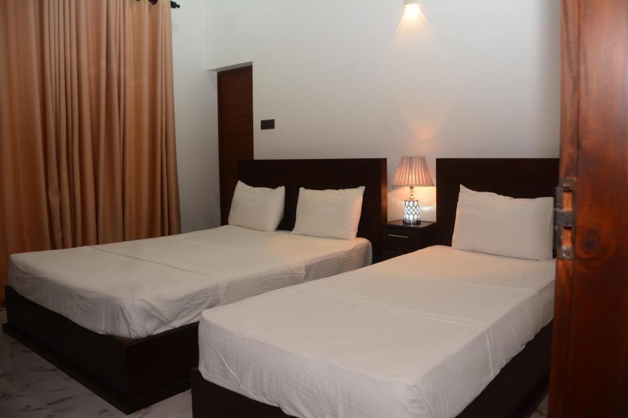 Concey Transit Hotel Airport View Katunayaka Bagian luar foto
